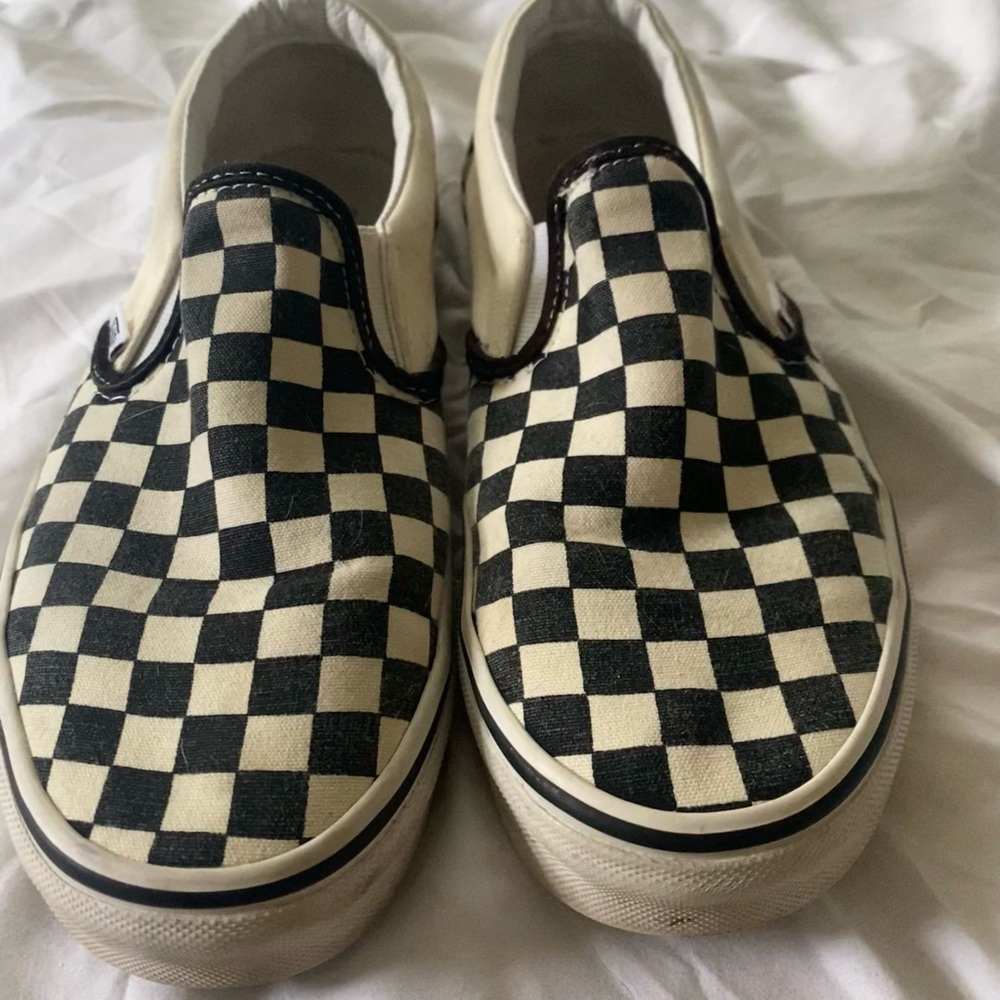 Black and white checkered vans size 9